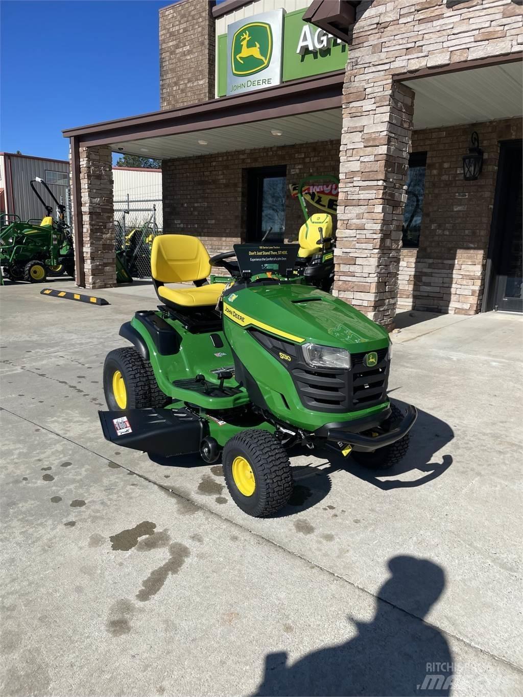 John Deere S130 Sodo traktoriukai-vejapjovės