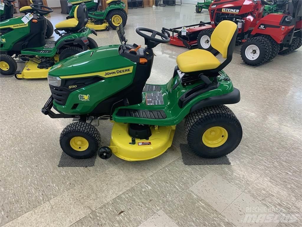 John Deere S130 Sodo traktoriukai-vejapjovės