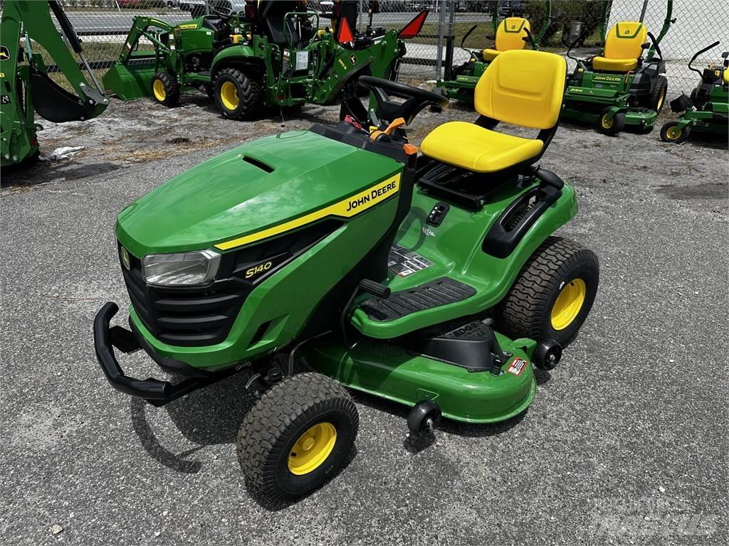 John Deere S140 Sodo traktoriukai-vejapjovės
