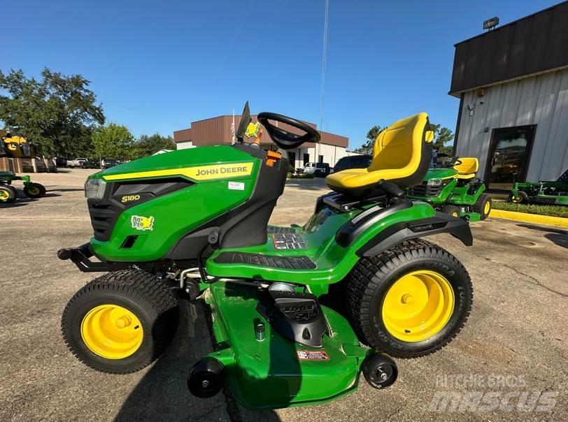 John Deere S180 Naudoti kompaktiški traktoriai