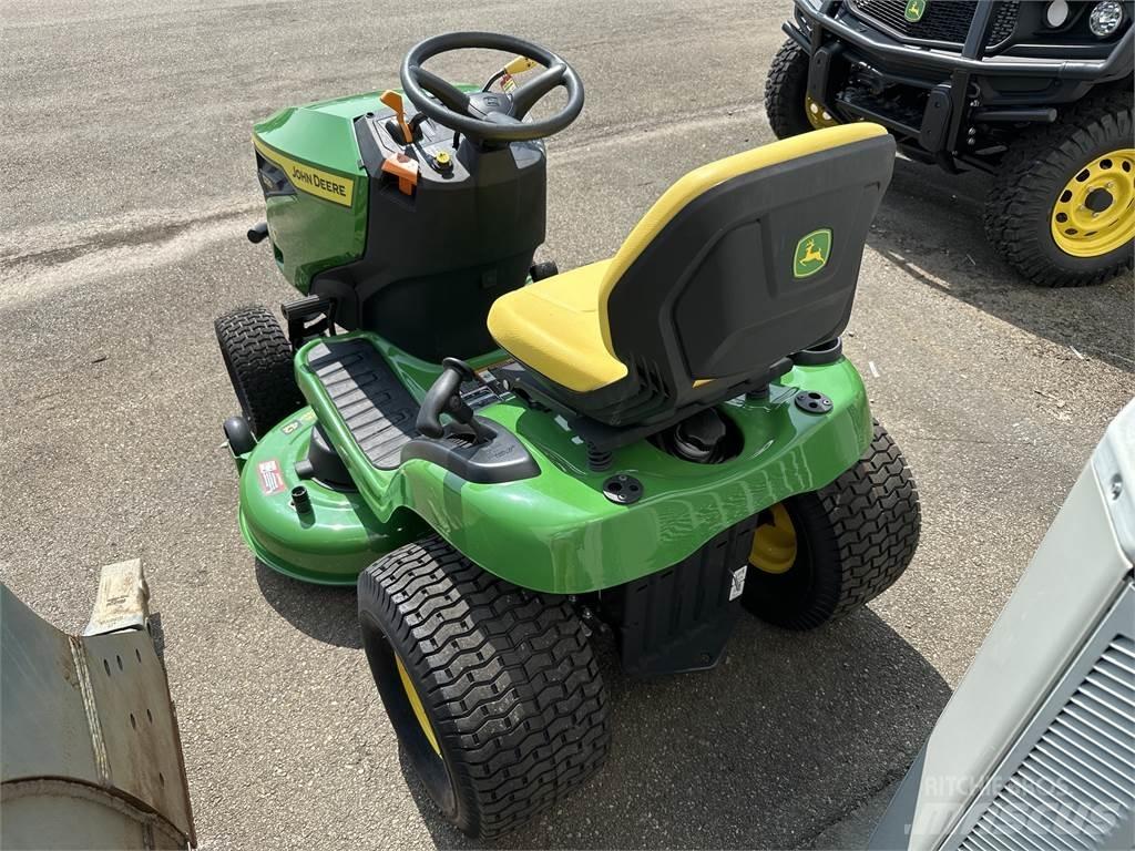 John Deere S220 Sodo traktoriukai-vejapjovės