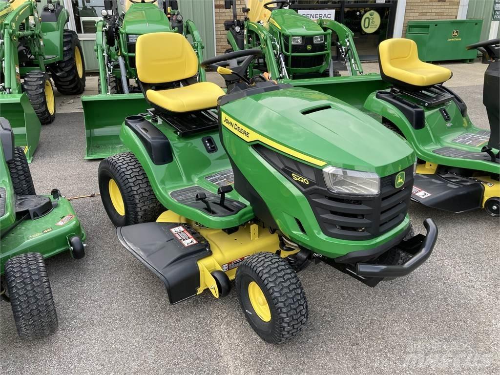 John Deere S220 Naudoti kompaktiški traktoriai