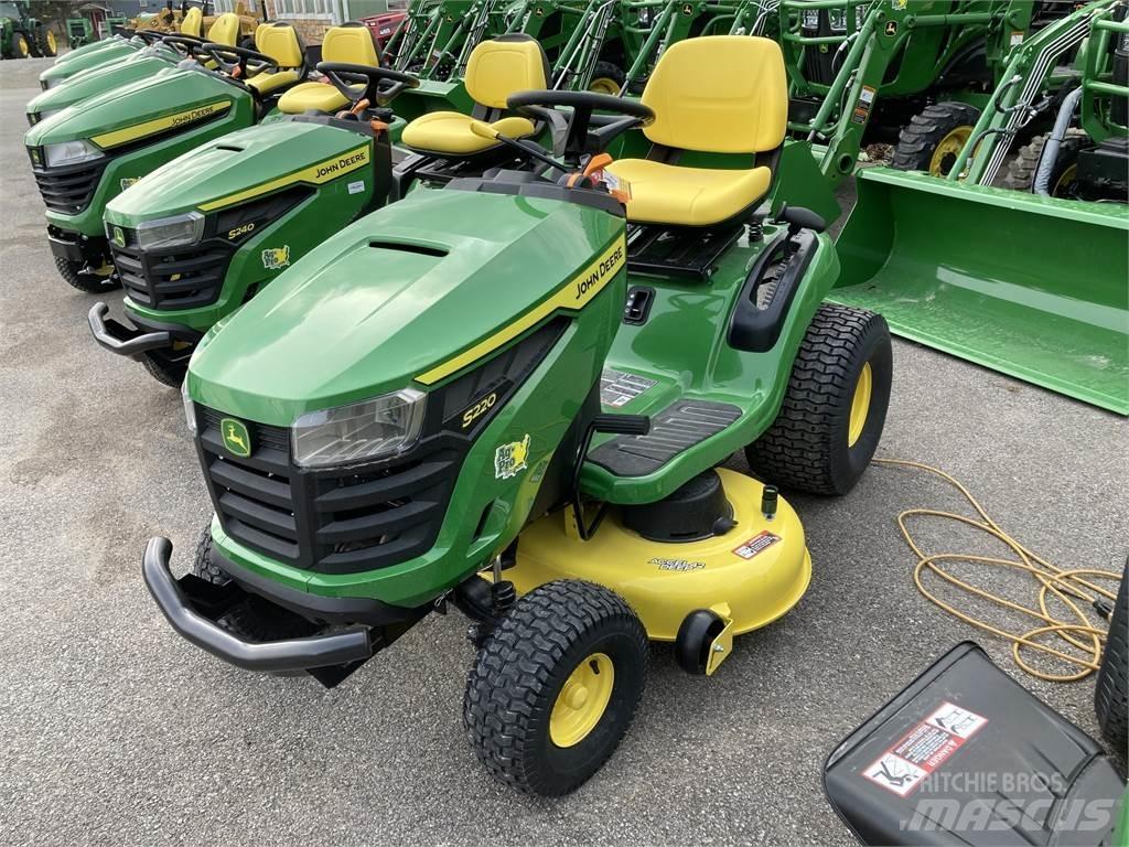 John Deere S220 Naudoti kompaktiški traktoriai