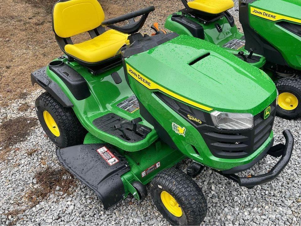 John Deere S240 Naudoti kompaktiški traktoriai