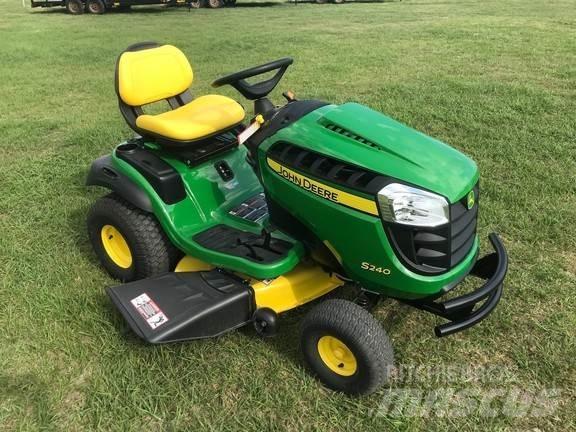 John Deere S240 Naudoti kompaktiški traktoriai