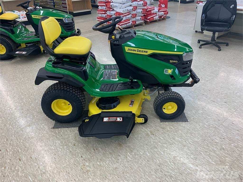 John Deere S240 Naudoti kompaktiški traktoriai