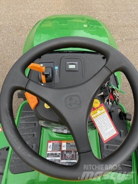 John Deere S240 Naudoti kompaktiški traktoriai