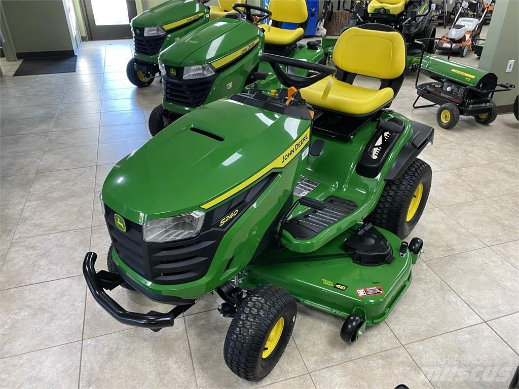 John Deere S240 Naudoti kompaktiški traktoriai