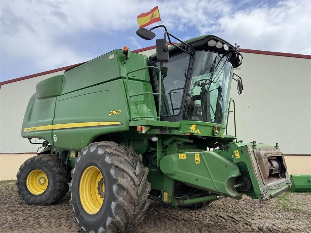 John Deere S560 Derliaus nuėmimo kombainai