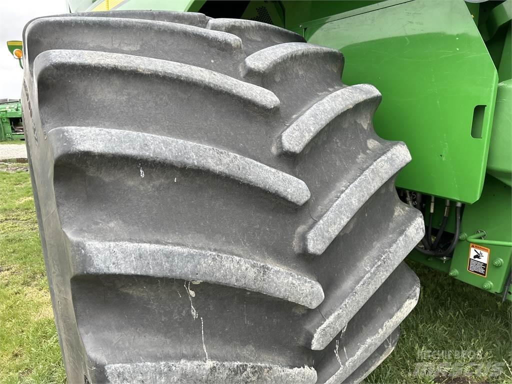 John Deere S680 Derliaus nuėmimo kombainai