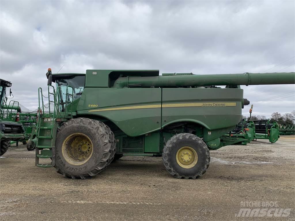 John Deere S680 Derliaus nuėmimo kombainai