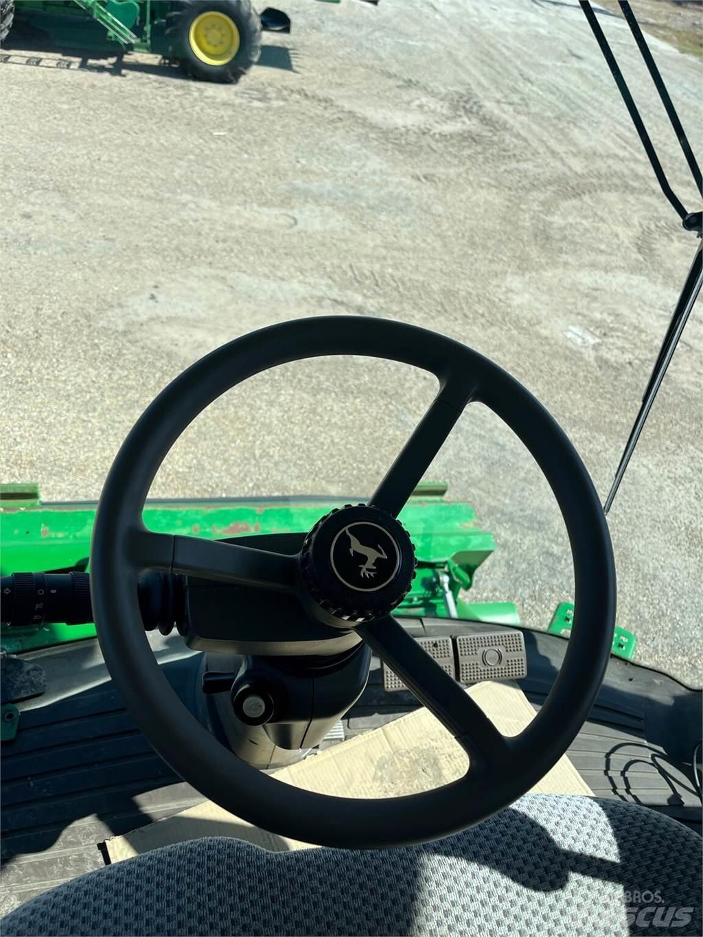 John Deere S680 Derliaus nuėmimo kombainai