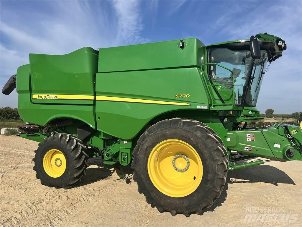 John Deere S770 Derliaus nuėmimo kombainai
