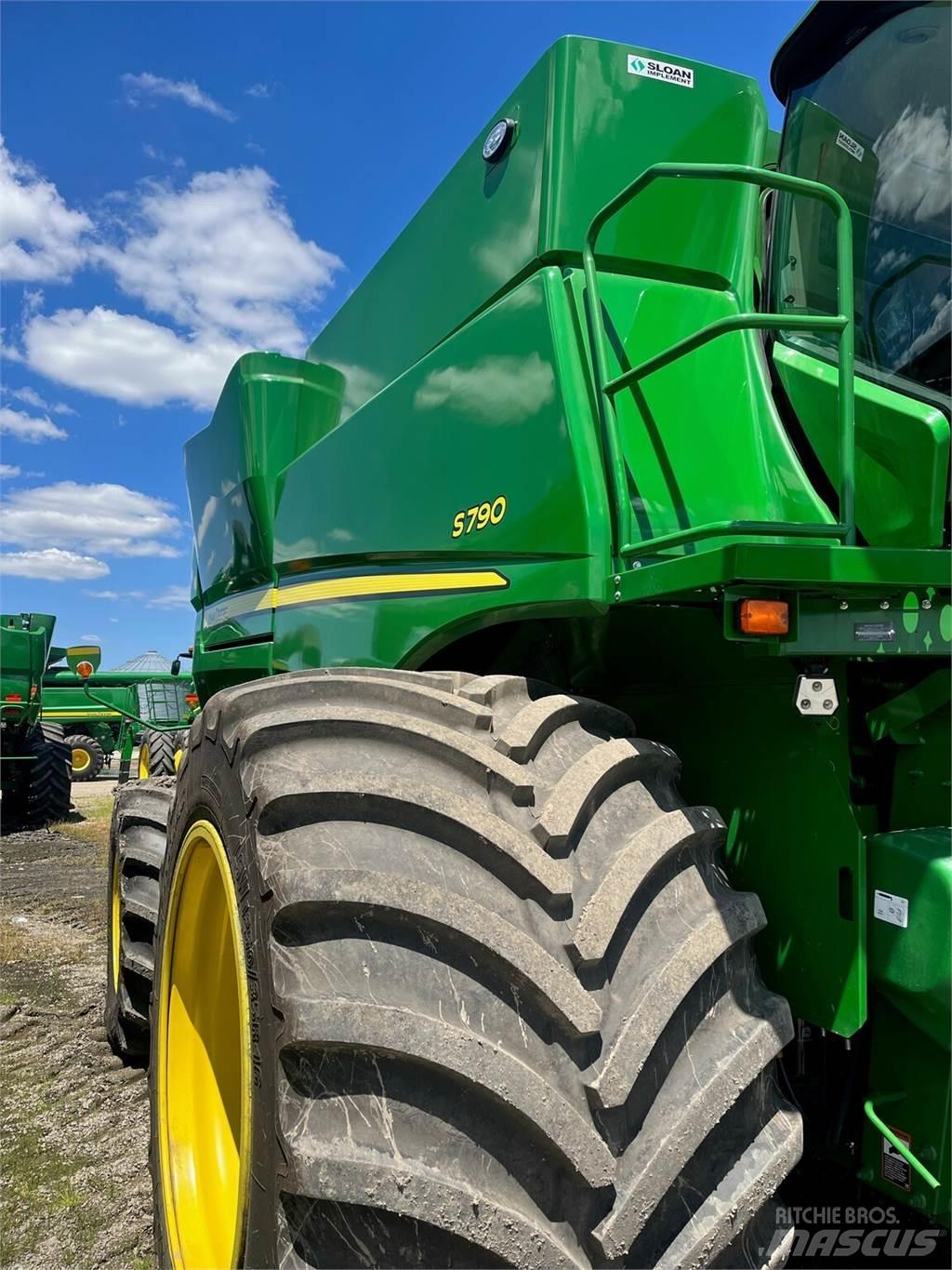 John Deere S790 Derliaus nuėmimo kombainai