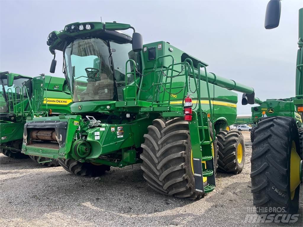 John Deere S790 Derliaus nuėmimo kombainai