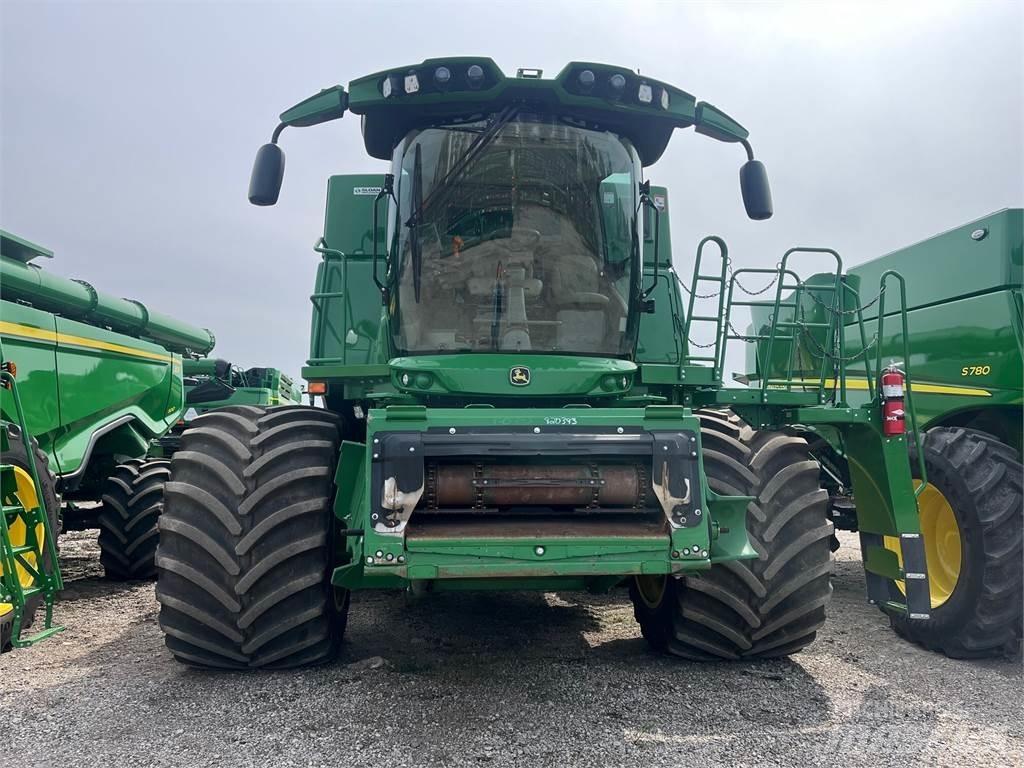 John Deere S790 Derliaus nuėmimo kombainai