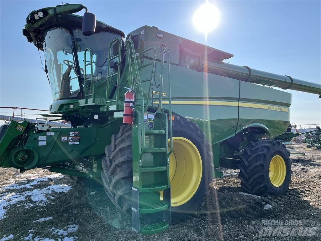 John Deere S790 Derliaus nuėmimo kombainai