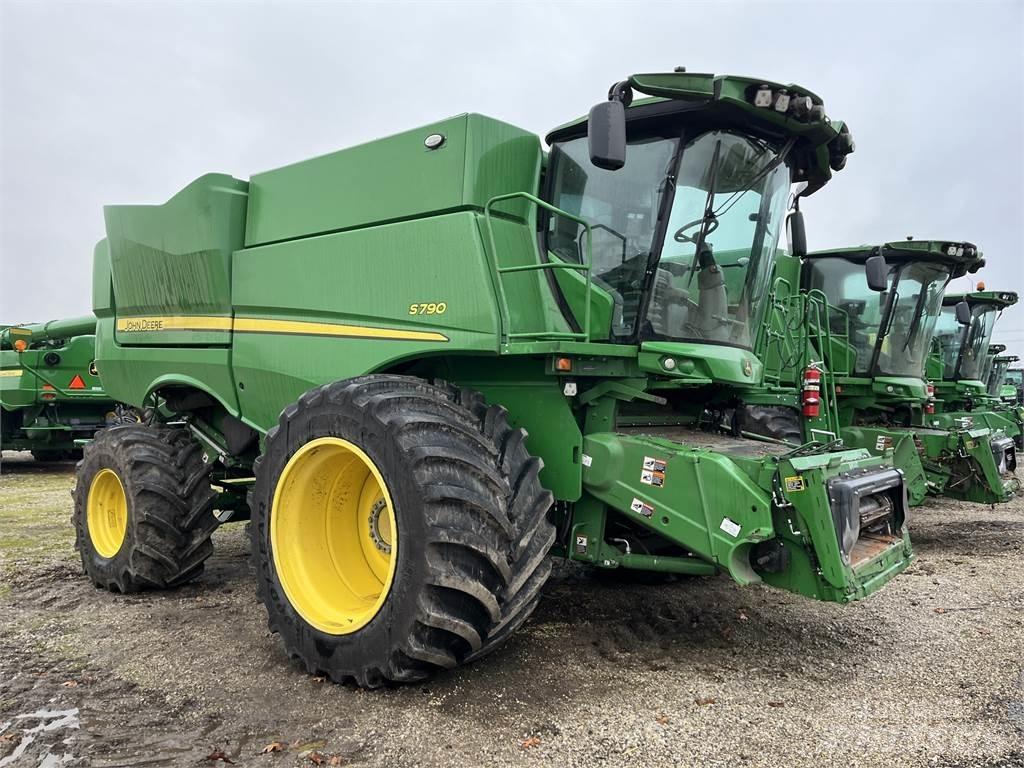 John Deere S790 Derliaus nuėmimo kombainai