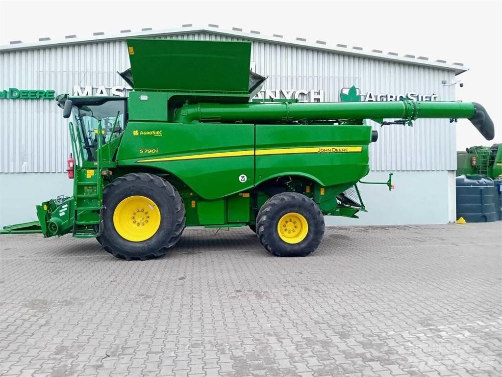 John Deere S790 Derliaus nuėmimo kombainai