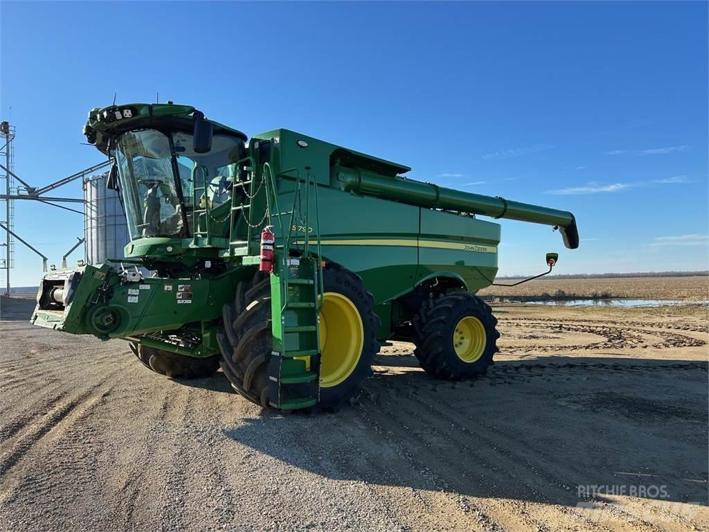 John Deere S790 Derliaus nuėmimo kombainai