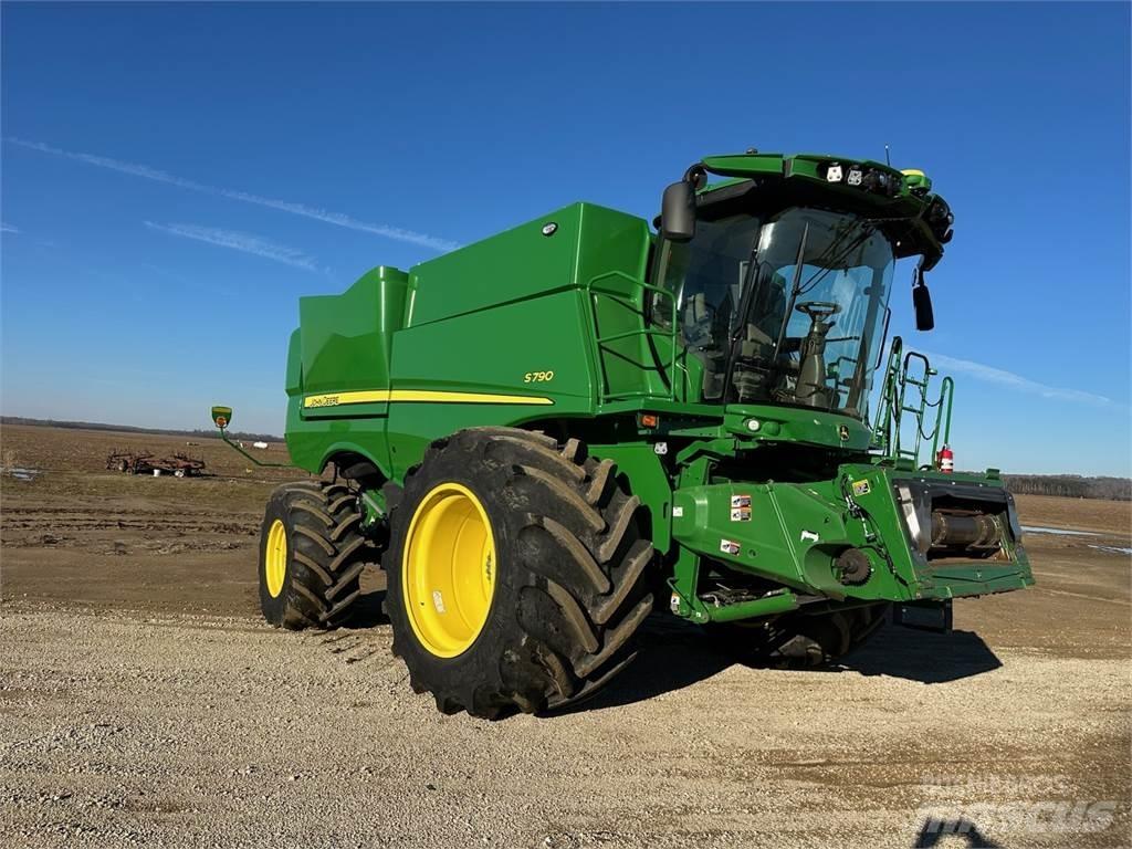 John Deere S790 Derliaus nuėmimo kombainai