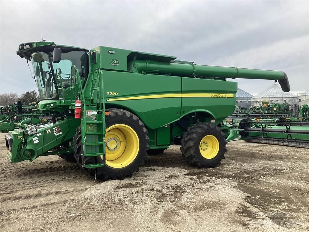 John Deere S790 Derliaus nuėmimo kombainai