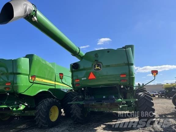 John Deere S790 Derliaus nuėmimo kombainai