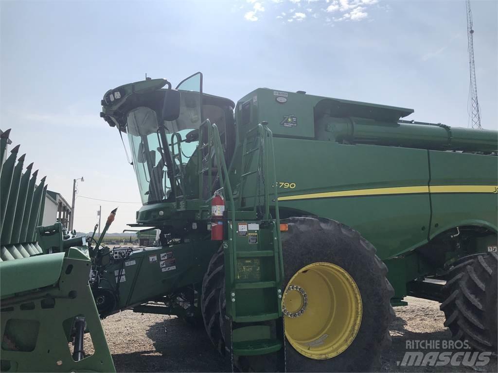 John Deere S790 Derliaus nuėmimo kombainai
