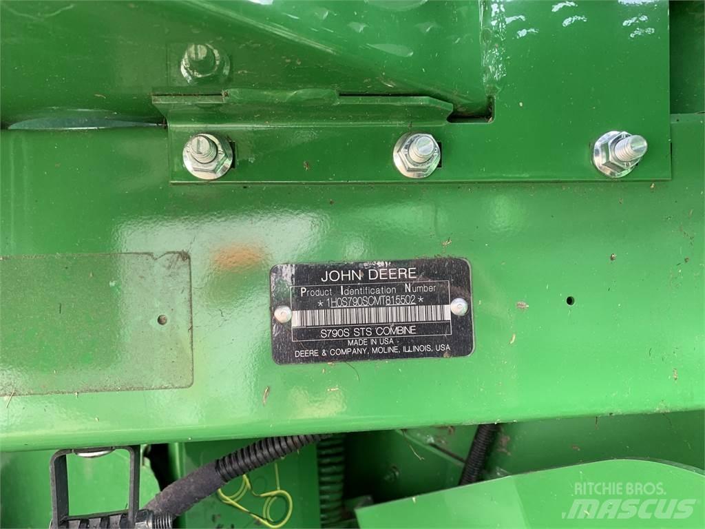 John Deere S790 Derliaus nuėmimo kombainai