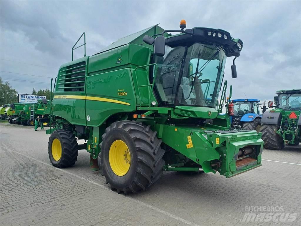 John Deere T550 Derliaus nuėmimo kombainai