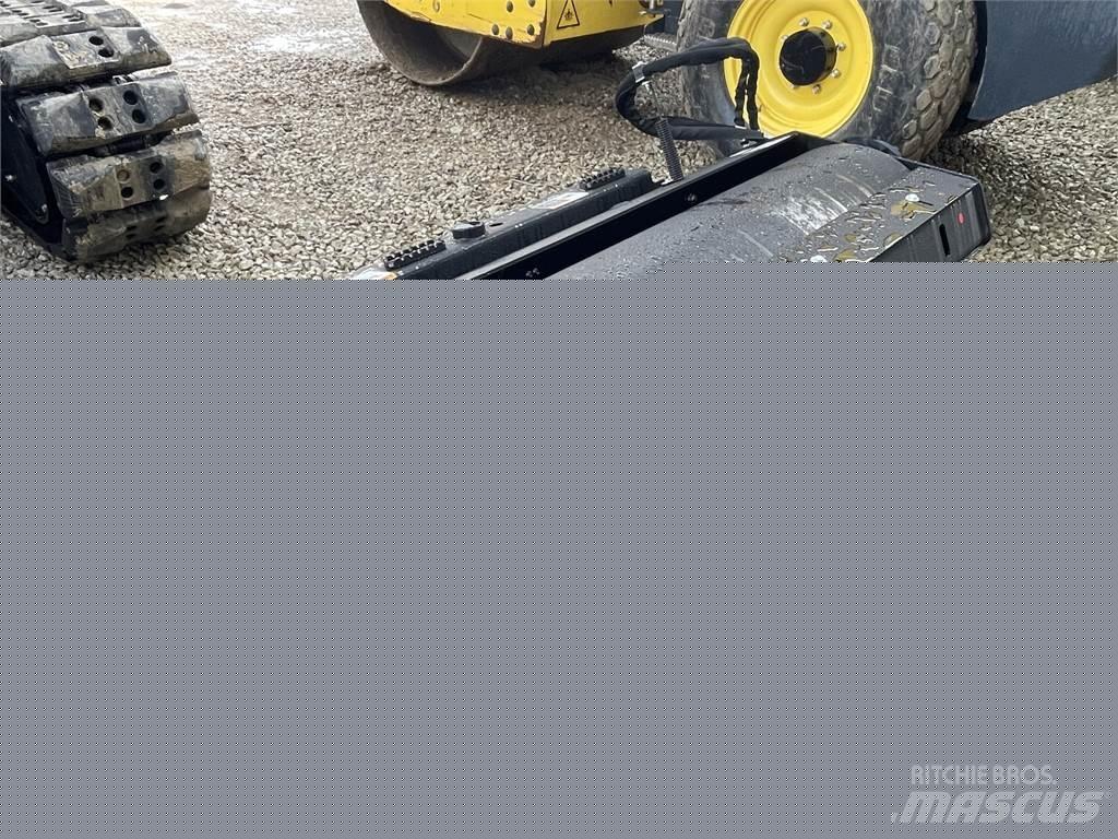 John Deere VR84C Statyba - Kita