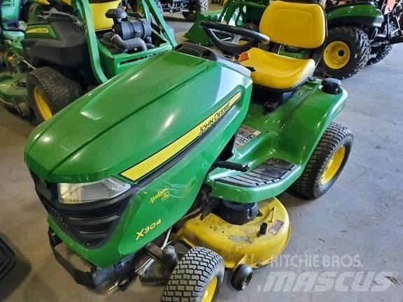 John Deere X304 Sodo traktoriukai-vejapjovės