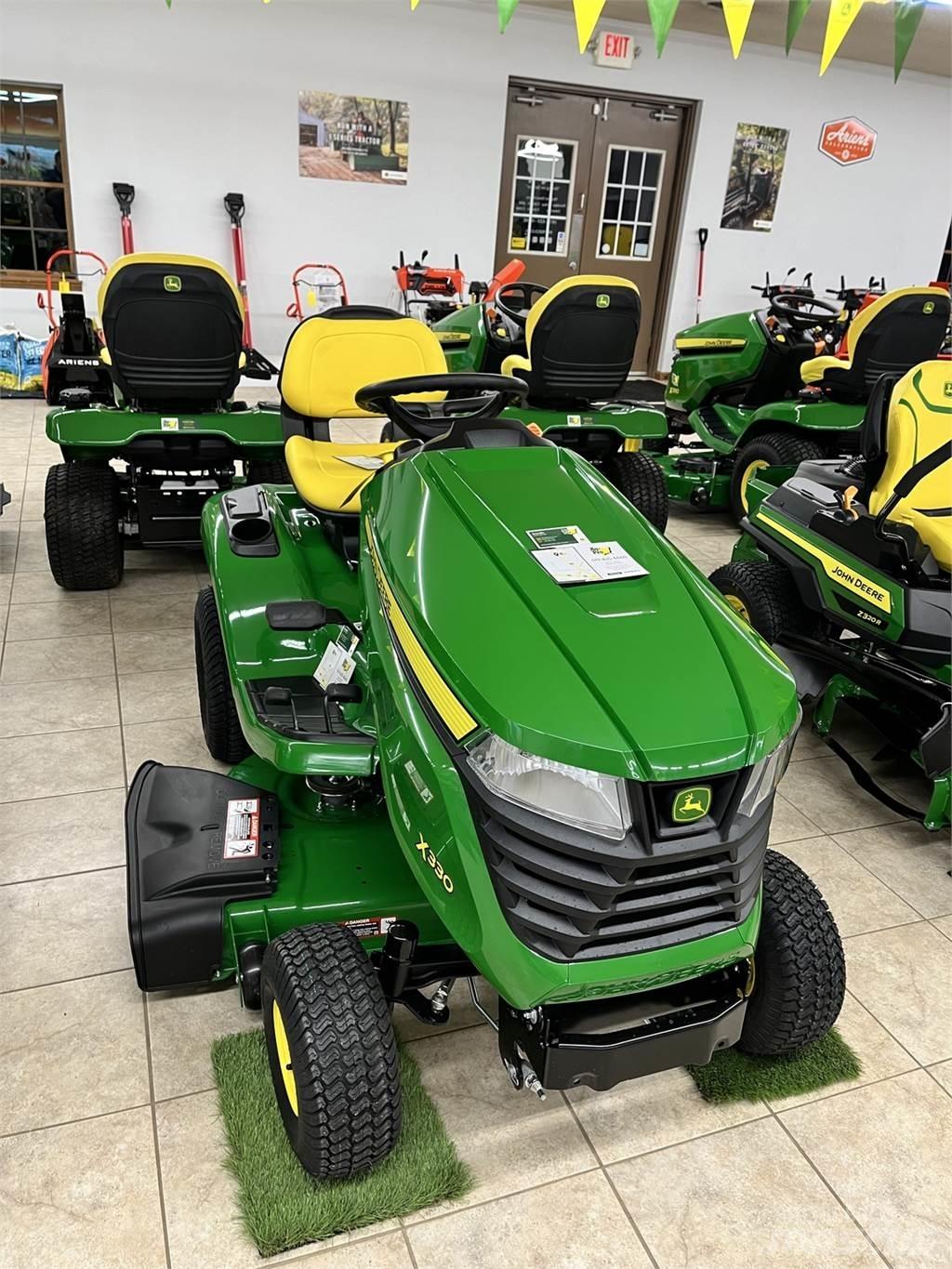 John Deere X330 Naudoti kompaktiški traktoriai