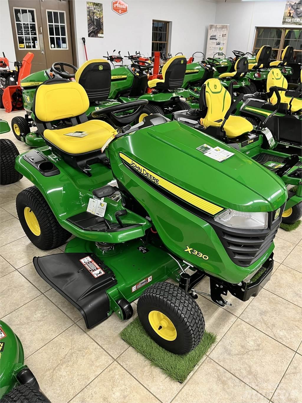 John Deere X330 Naudoti kompaktiški traktoriai