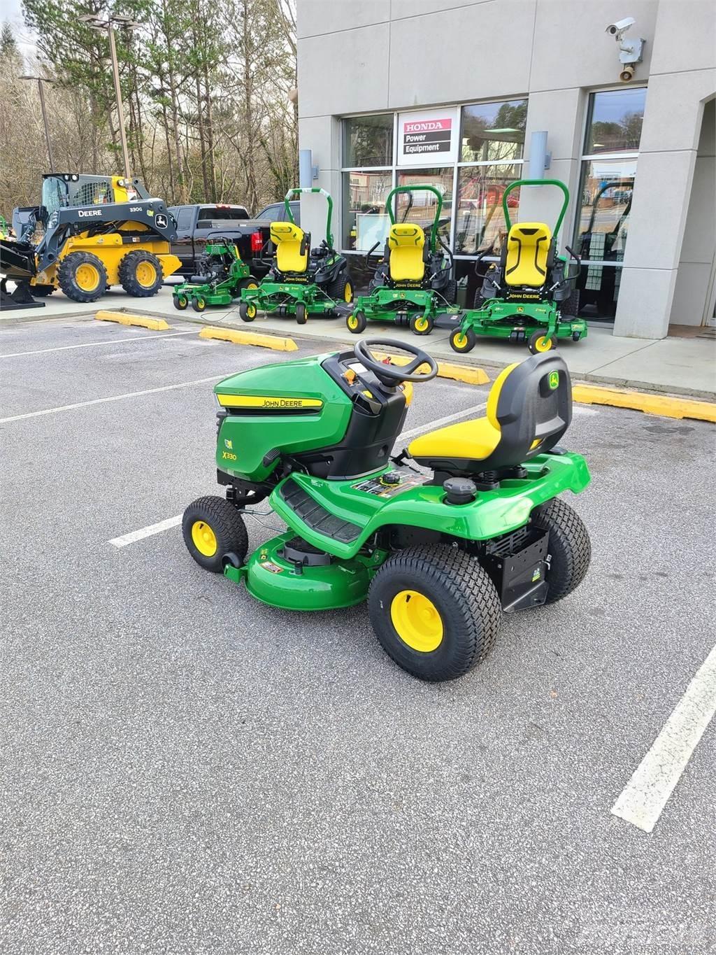 John Deere X330 Naudoti kompaktiški traktoriai