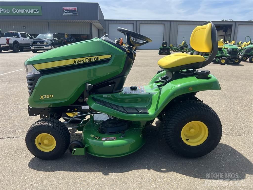 John Deere X330 Naudoti kompaktiški traktoriai