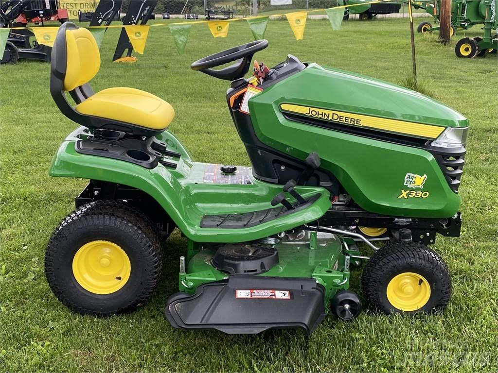 John Deere X330 Naudoti kompaktiški traktoriai