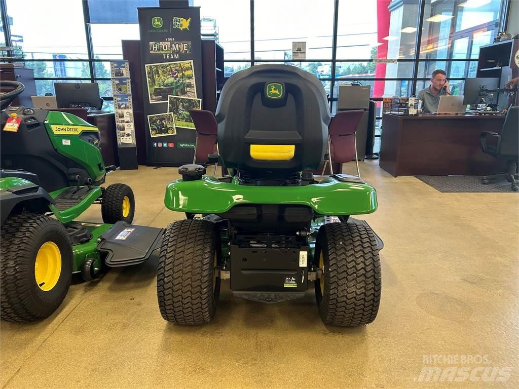 John Deere X330 Naudoti kompaktiški traktoriai