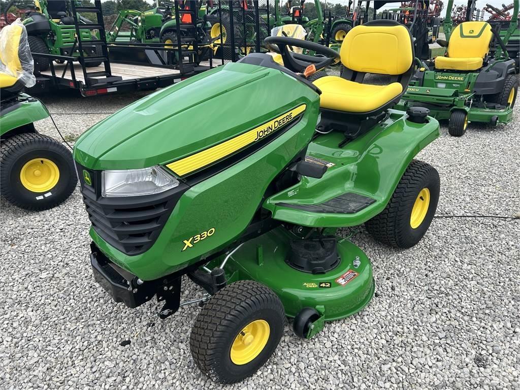 John Deere X330 Naudoti kompaktiški traktoriai