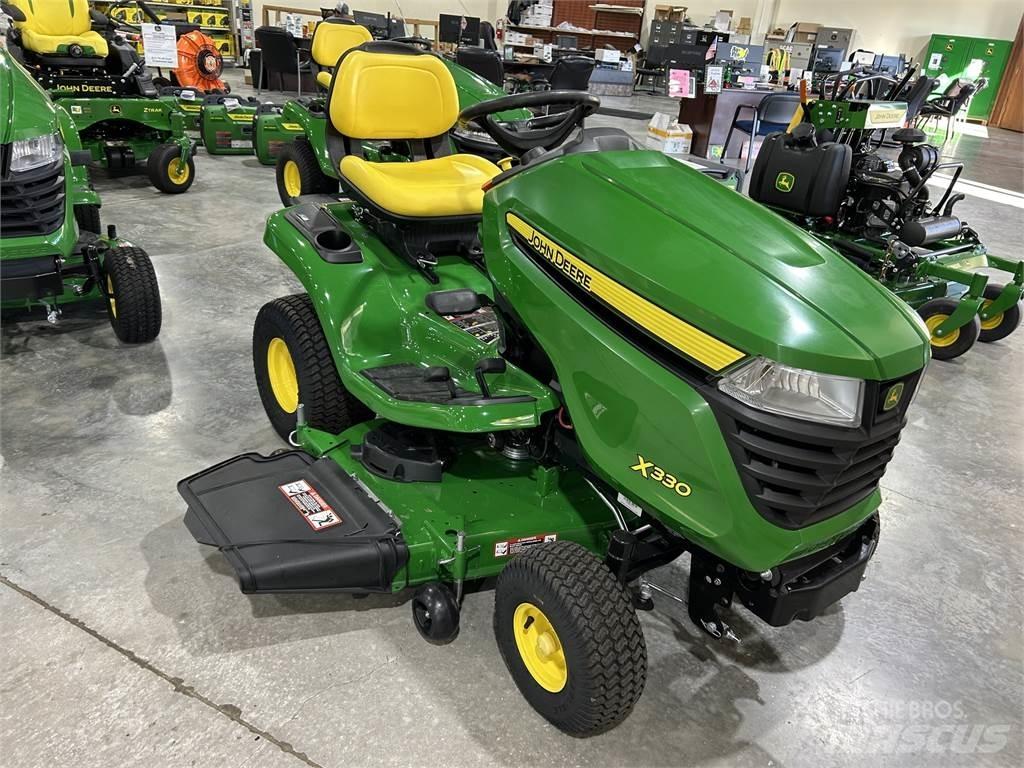 John Deere X330 Naudoti kompaktiški traktoriai
