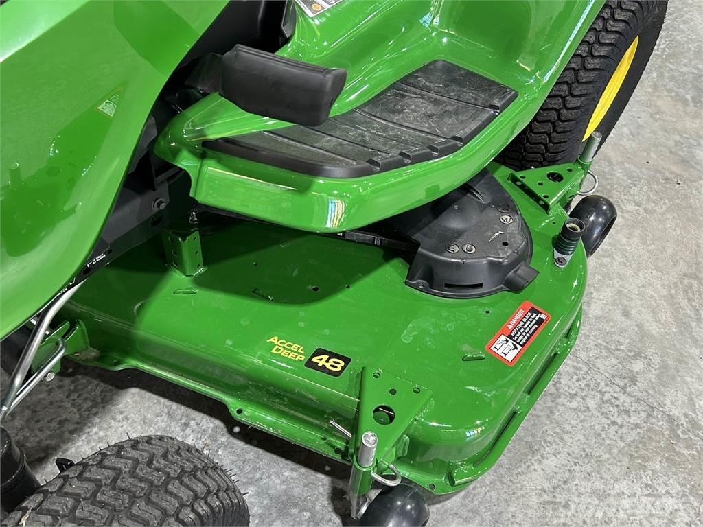 John Deere X330 Naudoti kompaktiški traktoriai