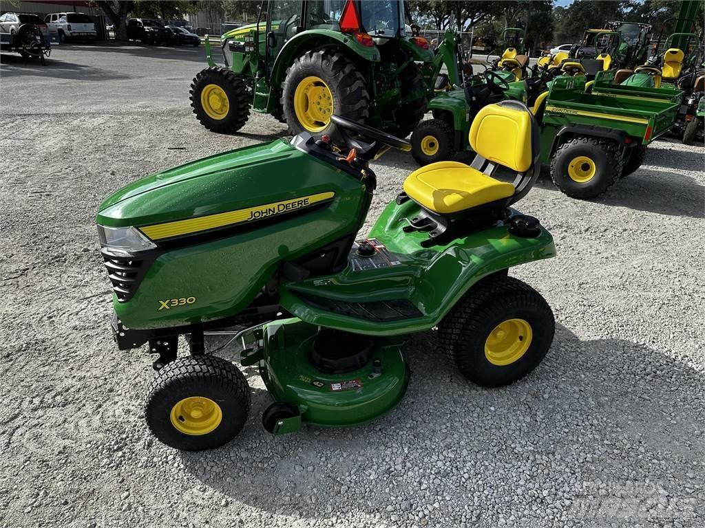John Deere X330 Naudoti kompaktiški traktoriai