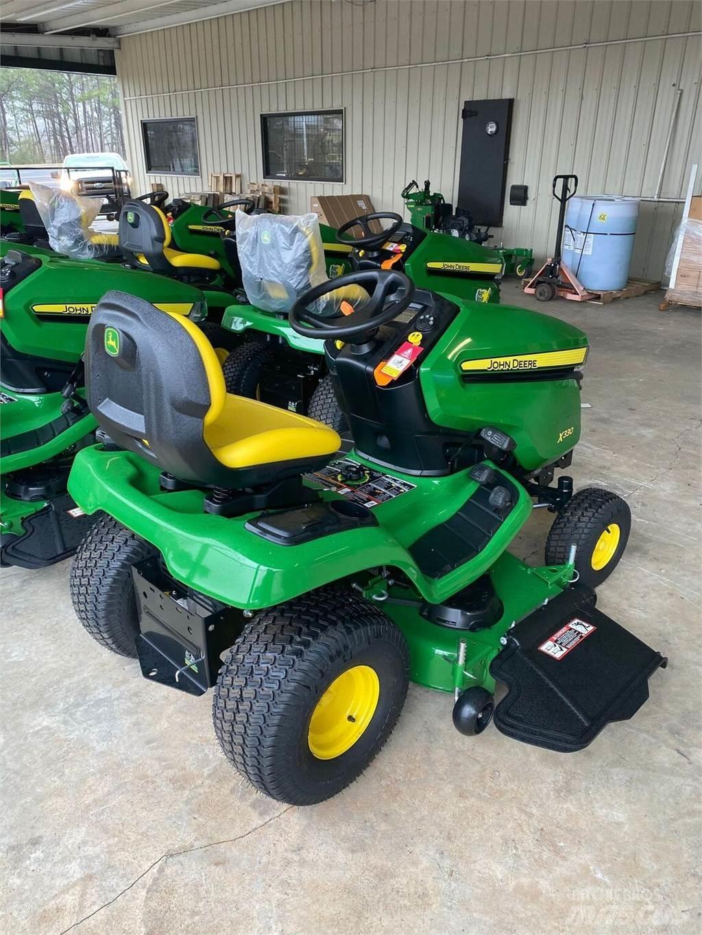 John Deere X330 Naudoti kompaktiški traktoriai
