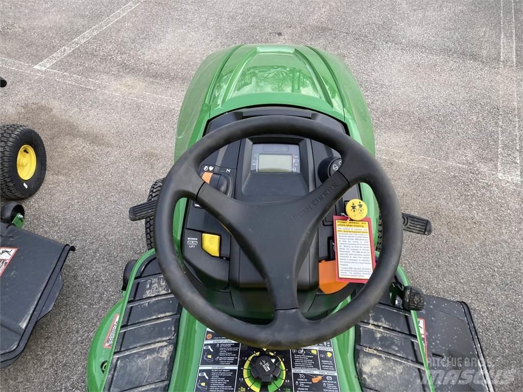 John Deere X330 Naudoti kompaktiški traktoriai