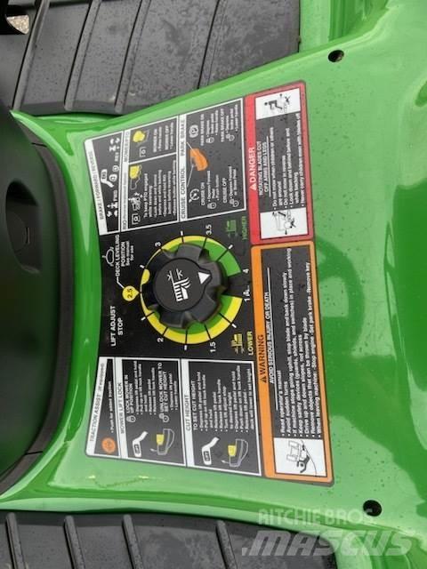 John Deere X350 Naudoti kompaktiški traktoriai