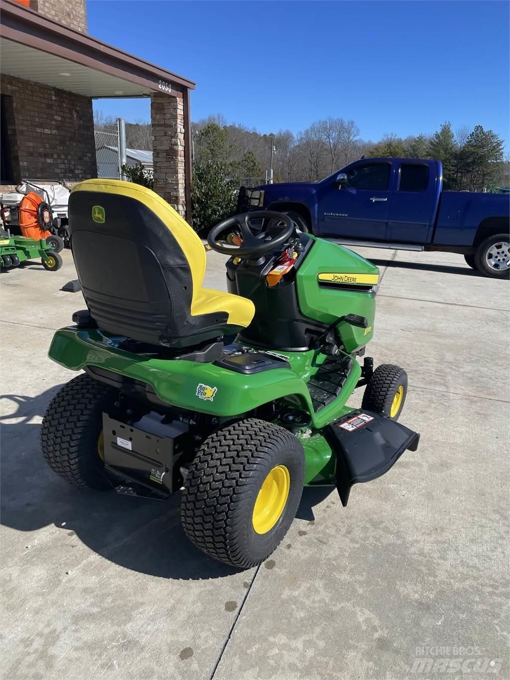 John Deere X370 Naudoti kompaktiški traktoriai