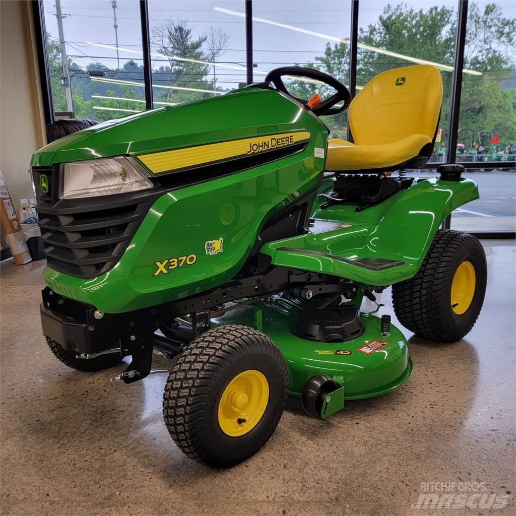 John Deere X370 Naudoti kompaktiški traktoriai