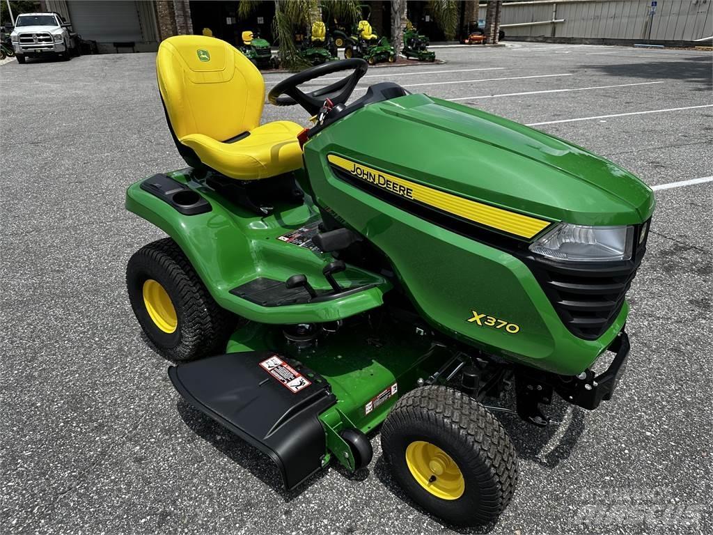 John Deere X370 Naudoti kompaktiški traktoriai