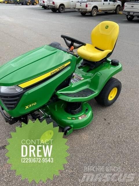 John Deere X370 Naudoti kompaktiški traktoriai
