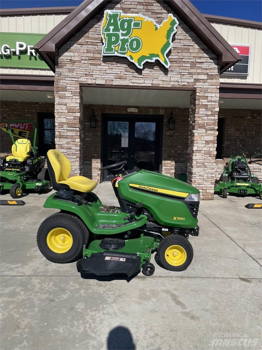 John Deere X380 Naudoti kompaktiški traktoriai